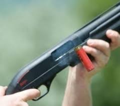 بعد فرحه بالهدف الاول للوحدات...قتل نفسه بطلقة بمباكشن بالخطأ