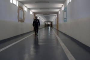 موقوفون في سجن ام اللولو يمتنعون عن تناول الطعام