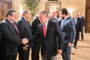 بالصور ...جلالة الملك يلتقي رئيس مجلس الأعيان وأعضاء المكتب الدائم ورؤساء اللجان