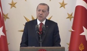 أردوغان للصحفيين:سنتخذ خطوات لأنتاج صواريخ اس-400