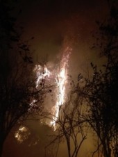 بالصور ... الدفاع المدني يخمد حريق اربد الهائل