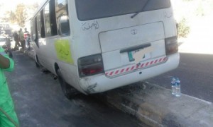 ثلاثة اصابات بتصادم باص ’كوستر‘ وسرفيس في عمان....بالصور