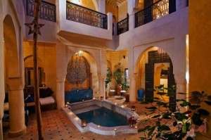 "نيويورك تايمز" الأمريكية تنشر بالفيديو  مكان احتجاز الأمراء والوزراء السعوديين الموقوفين