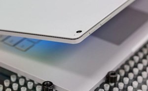 هل يجب حقاً تغطية كاميرا حواسيبكم؟ وماذا عن الميكروفون؟