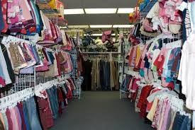 تدهور صناعة الألبسة يتسبب بفقدان آلاف الاردنيين وظائفهم..,وانتقادات لأداء وزارة العمل