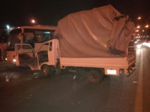 4 اصابات بحادث تصادم على طريق المطار