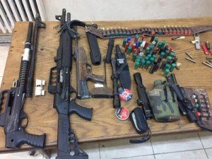 بالصور..القبض على 9 من مروجي المخدرات واحالتهم الى أمن الدولة