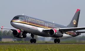 كابتن طائرة الملكية يخبر المسافرين بان الرحلة ستمر فوق (القدس عاصمة دولة فلسطين ) فيديو