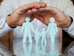 الحكومة تقرر شمول المواطنين فوق الـ 60 عاما بالتأمين الصحي