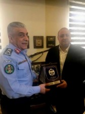 مدير الامن العام يكرم عمان الاهلية ممثلة بالدكتور الحوراني