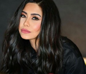 توقيف شيرين في المطار بمواد مخدرة