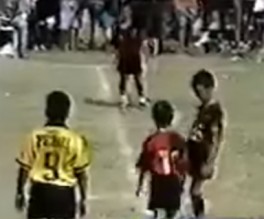 فيديو نادر لمهارة ميسي عندما كان طفلا