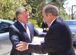 جلالة الملك عبدالله الثاني يتسلم تقريرا يلخص أهم أعمال الحكومة على مدى عام