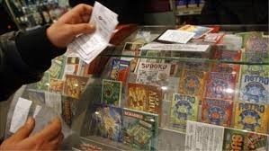 تعرف على قصة الشاب الذي انتحر بعد فوزه بالجائزة الكبرى في اليانصيب!