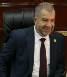 ابو السكر: النهوض بالزرقاء اولى من شراء سيارة