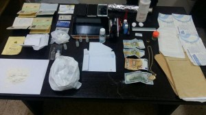 ضبط 3 اشخاص احدهم اجنبي حاولوا الاحتيال بالدولار الأسود