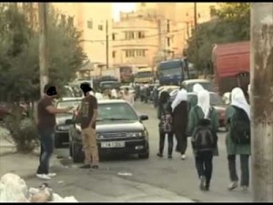 محافظ المفرق : توقيف كل من يضبط أمام مدارس البنات