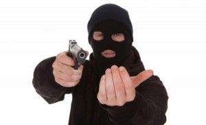 موظف شركة يفتعل حادثة سلب لسرقة 3750 دينار