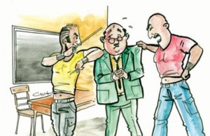 طالب وولي أمره يعتديان على معلمين بسبب منعه مغادرة المدرسة