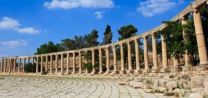 سقوط فتى من اعلى جسر اثري في جرش