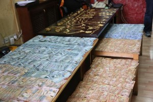 ضبط سارقي 100 ألف دينار ومصاغات ذهبية بقيمة 50 الفا