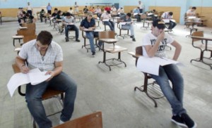 بدء امتحانات "التوجيهي" بعد أسبوعين من عطلة عيد الفطر المبارك