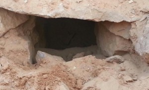 توقيف اربعة اشخاص بعد وفاة خامسهم اثناء البحث عن دفائن في عين الباشا