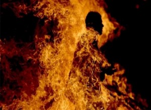 ثلاثيني يعاني من اضطرابات نفسية ينتحر حرقا جنوب عمان