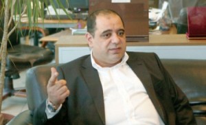 الهناندة: المال قد يشتري الرفاق...لكن لايمنح الاصدقاء المخلصين !!