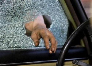 مجهولون يسرقون 27 ألف دينار من سيارة مستثمر أجنبي