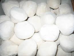 اغماء شخص بسبب رأس جميد بمشاجرة في احد المحال التجارية في عمان