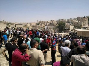 بالصور...جنازة النائب العمامره في قرية الصدقه لواء المريغه