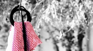 عمان .. طفل يشنق نفسه بـ "شماغ" .. وحالته العامة سيئة