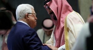 صحيفة: عرض أمريكي مفاجئ إلى محمود عباس... ودولة عربية تقنعه بالموافقة