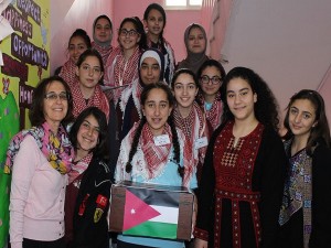 مدارس النظم الحديثة / بنات تجري انتخابات المجلس البلدي للأطفال