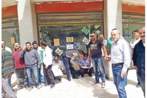 (500) سائق تاكسي أصفر يتوجهون لتسجيل قضية ضد اوبر وكريم لعدم ترخيصها