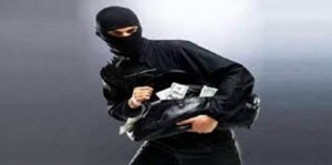 سلب 1200 دينار من كازية في الزرقاء