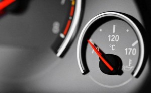 لماذا يجب الحذر من ارتفاع الحرارة داخل المركبة إلى 60 درجة مئوية؟