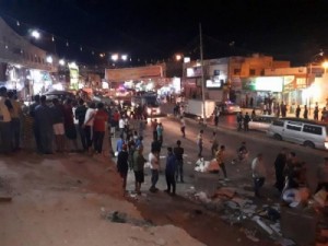 بالصور .. مشاجرة عنيفة في مخيم حطين بالزرقاء