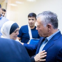الملك في زيارة مفاجئة لمستشفى البشير (فيديو)