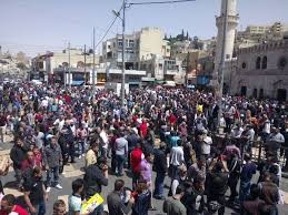 دعوات شعبية لمسيرة حاشدة من امام الحسيني احتجاجا على أسعار المحروقات