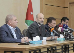 الرزاز: لا صحة لضغط الطراونة لإبقاء الوزير هلسه في حكومتي