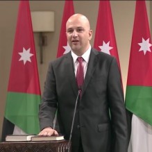 أصغر وزير في الحكومة: اليوم أنتقل من موقع الانتقاد إلى الفعل