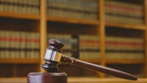 الحبس شهرا لرئيس بلدية استخدم سيارة الحكومة بفاردة عرس