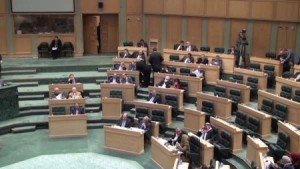 الصقور: انزعاج نيابي جراء عدم التزام الرئيس بالتشكيلة ومشاورات ليلية حول "الثقة"