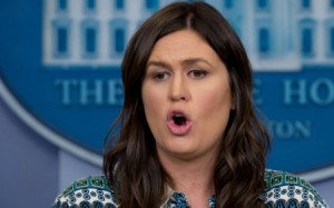 مطعم يطلب من المتحدثة باسم البيت الابيض مغادرته بسبب عملها مع ترامب