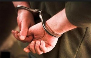 باقل من ٢٤ ساعة .. الامن يكشف ملابسات حادثة سلب لمحال تجاري ويقبض على الفاعل