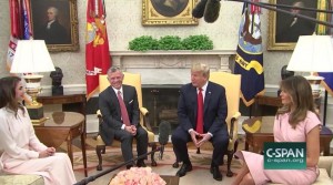 ما هي الجملة التي قالها الملك لترمب ورد عليها: "هذه أجمل مجاملة حصلت عليها منذ وقت طويل"