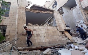 بالصورة...هذا آخر ما كتبه أحد ضحايا البناية المنهارة في الزرقاء !