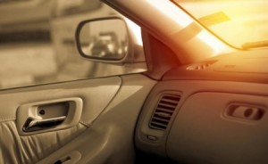 طرق سريعة لتبرد سيارتك في حر الصيف‬!